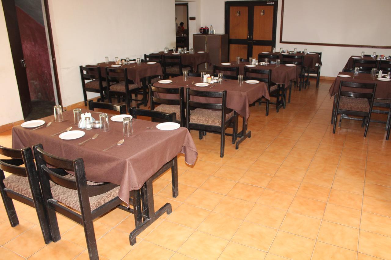 Hotel Peshwa Аурангабад Екстериор снимка